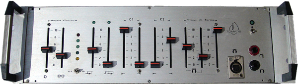 Oreille électronique des années 1980